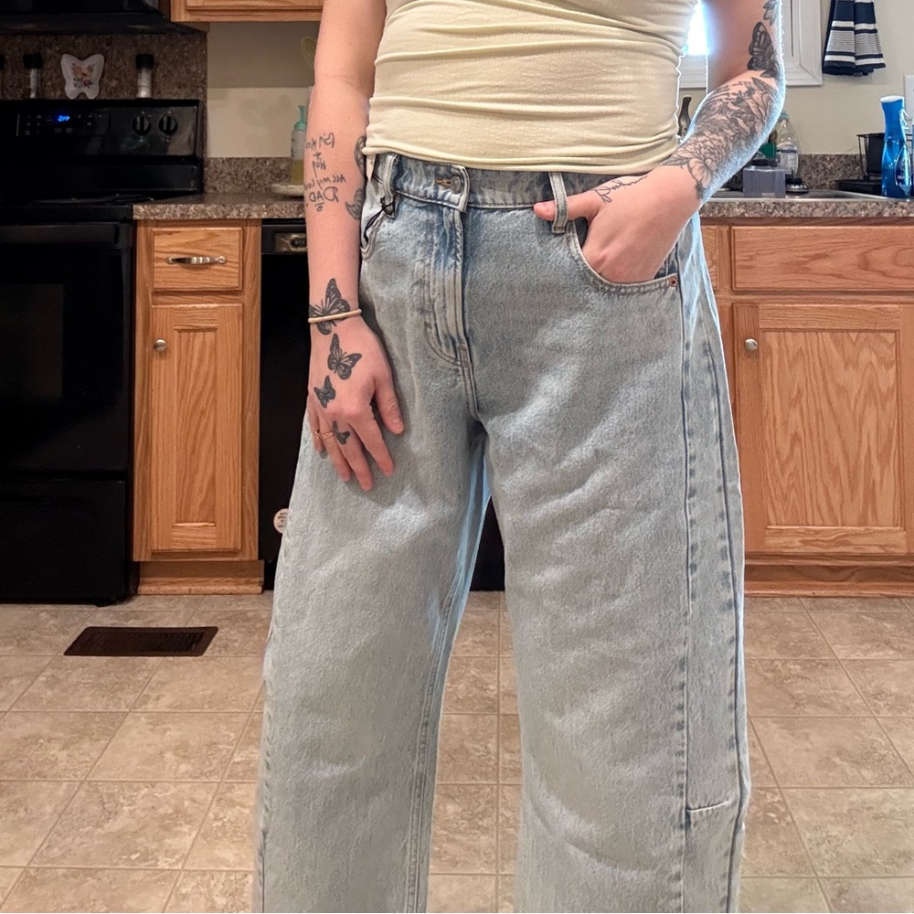 Forever 21 Light Wash barrel Jeans-29